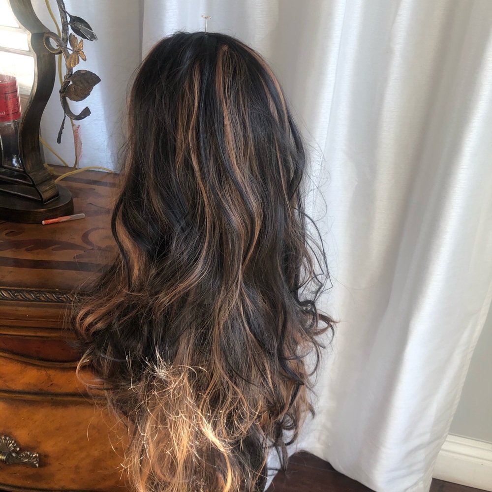 Wigs - Picture 5 of 7